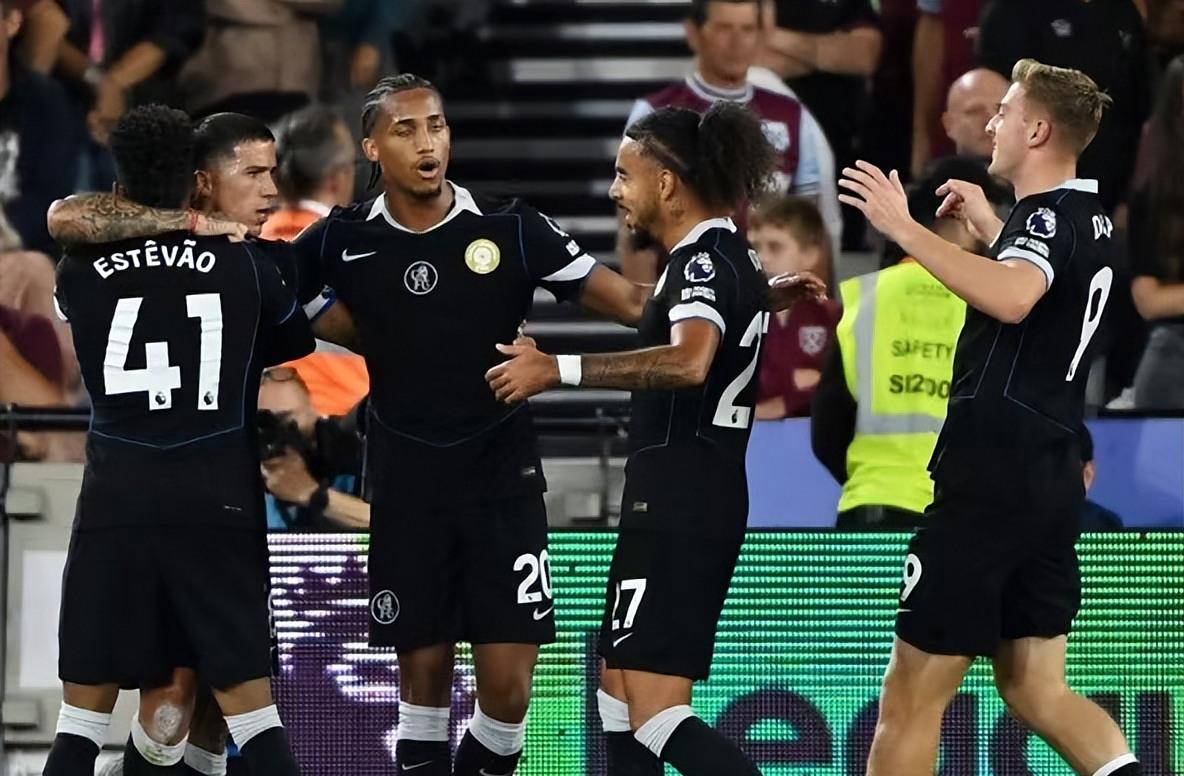 依然冷静地 依然冷静地